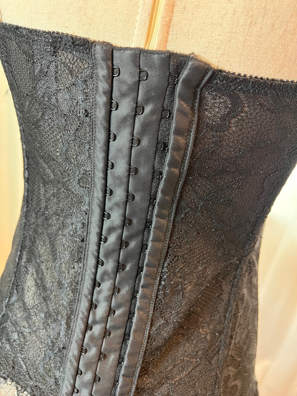 Frederick's of Hollywood Black Lace Bustier Chemise - Picture 5 of 8